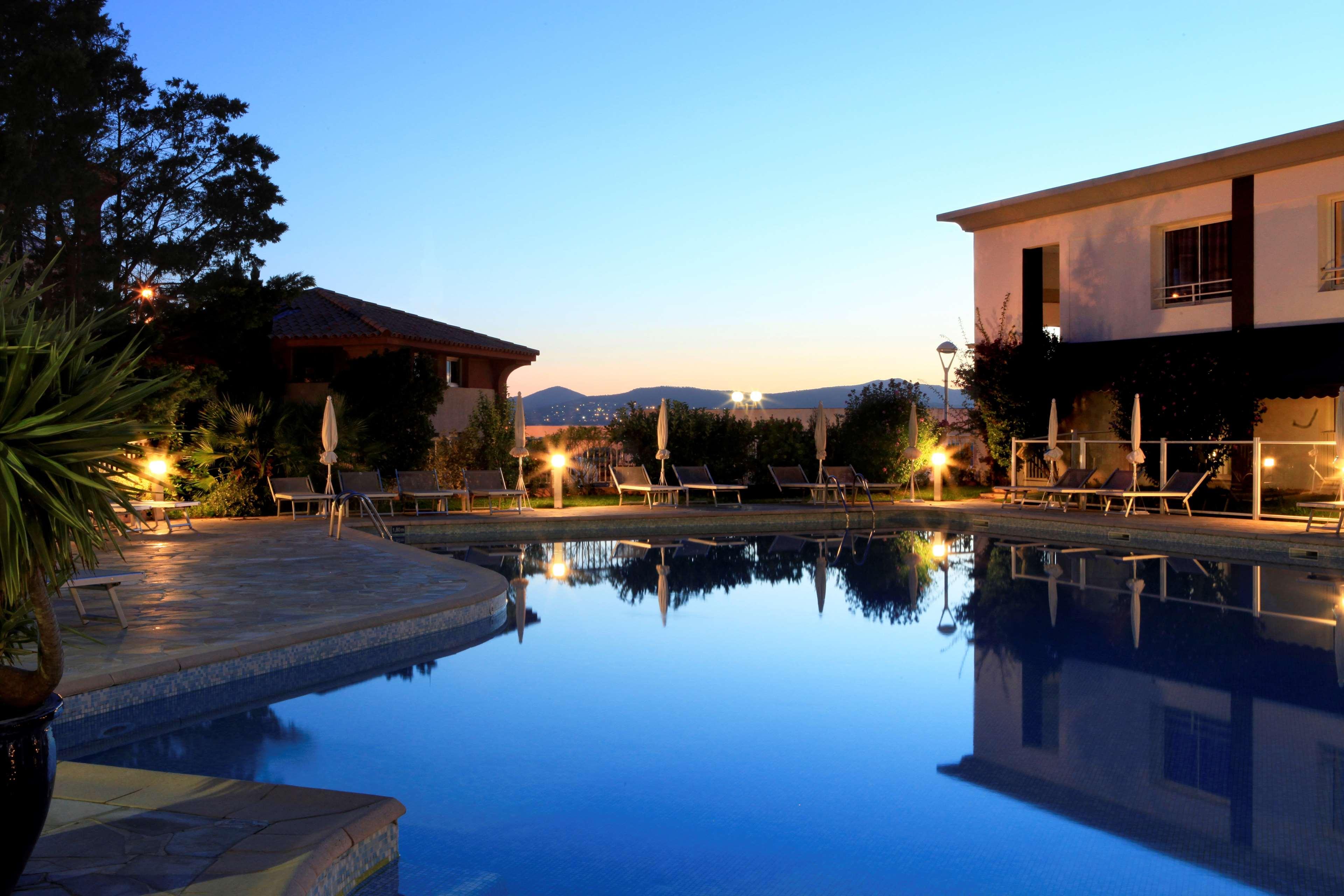 Best Western Plus La Marina Saint-Raphaël Buitenkant foto