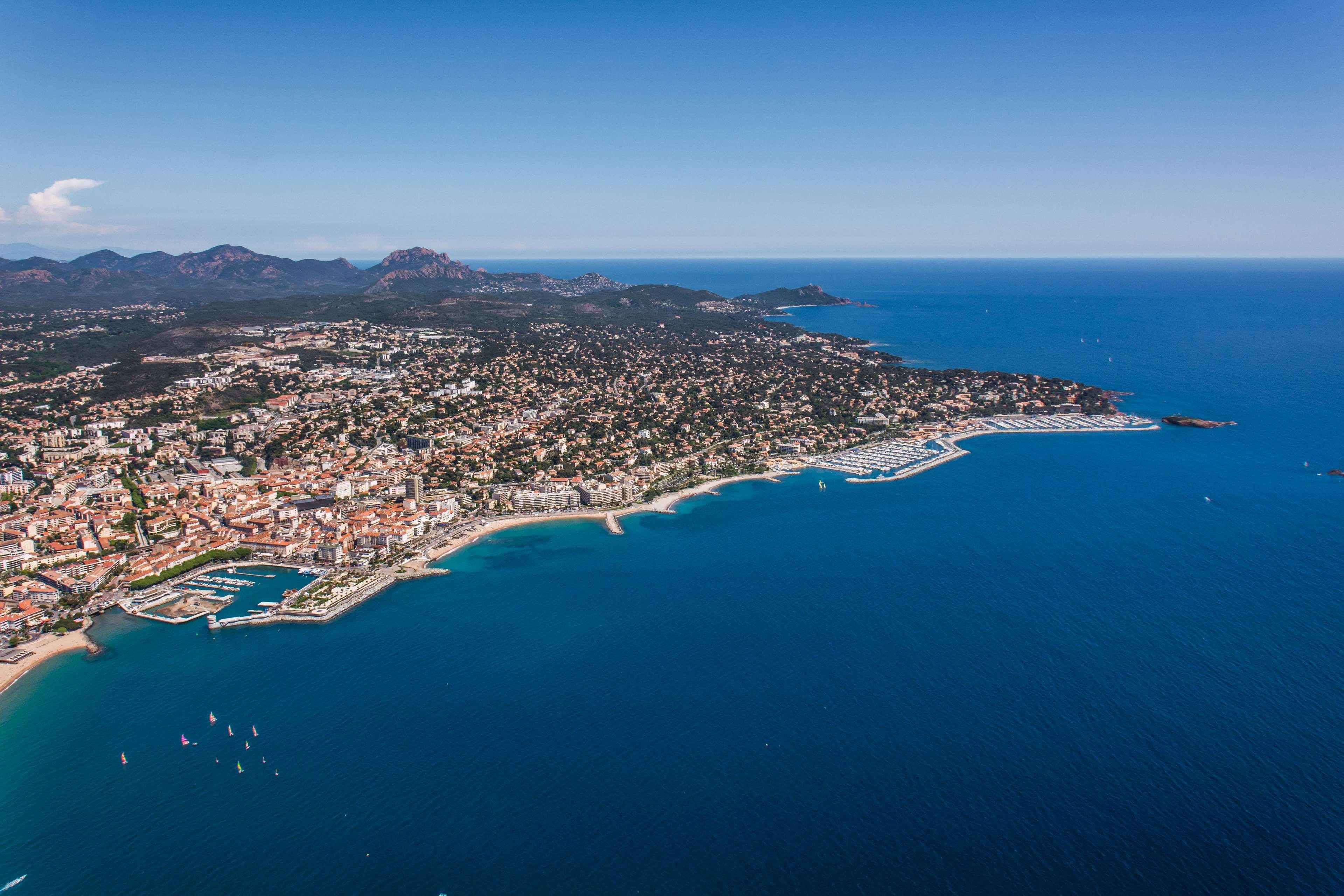 Best Western Plus La Marina Saint-Raphaël Buitenkant foto