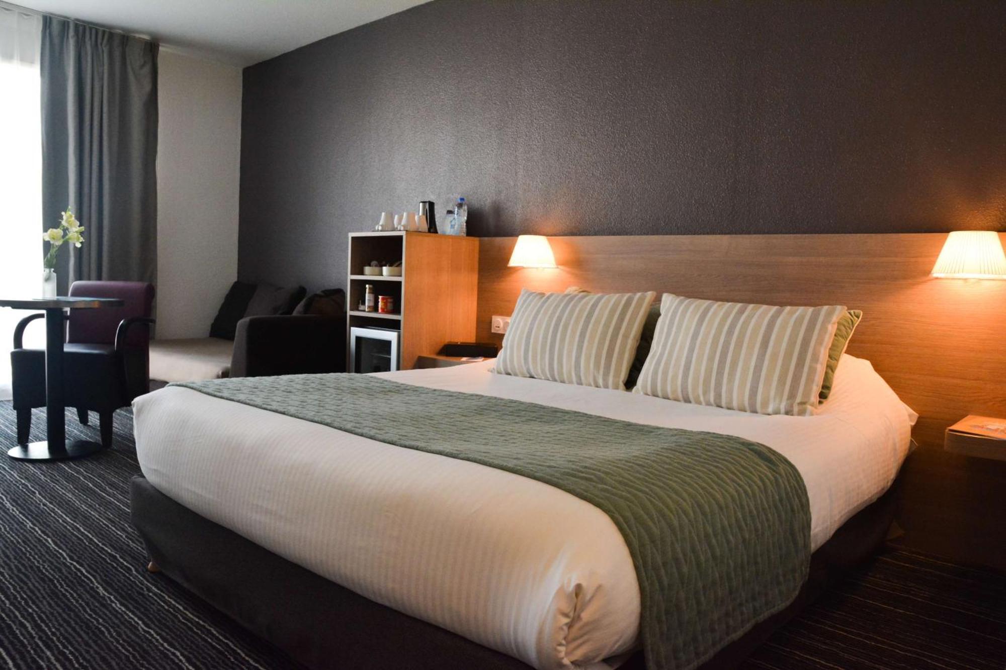 Best Western Plus La Marina Saint-Raphaël Buitenkant foto