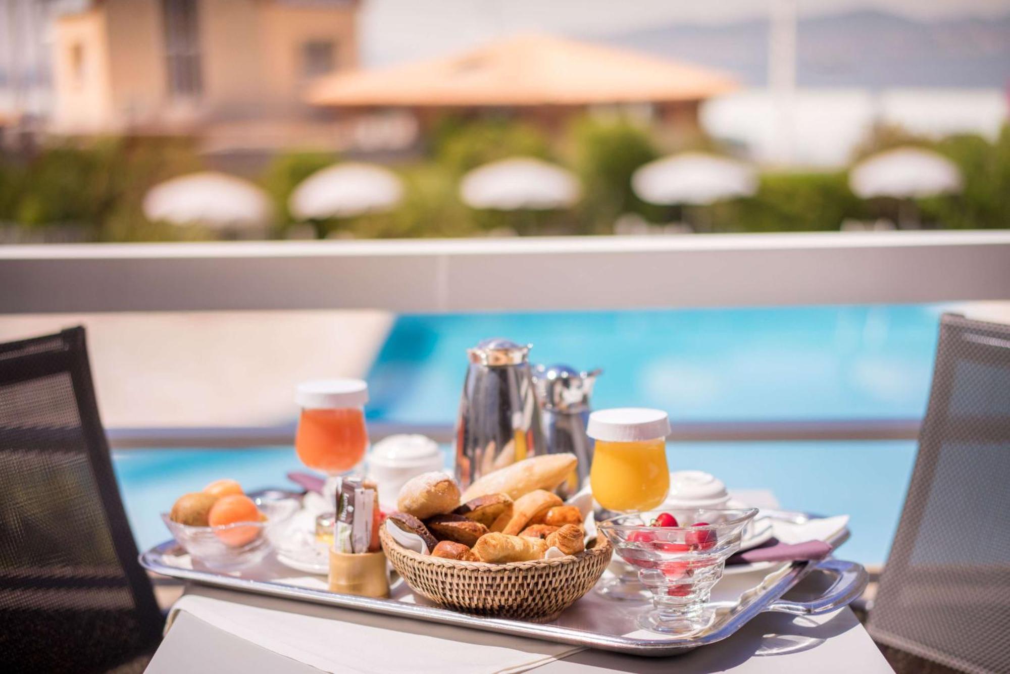 Best Western Plus La Marina Saint-Raphaël Buitenkant foto
