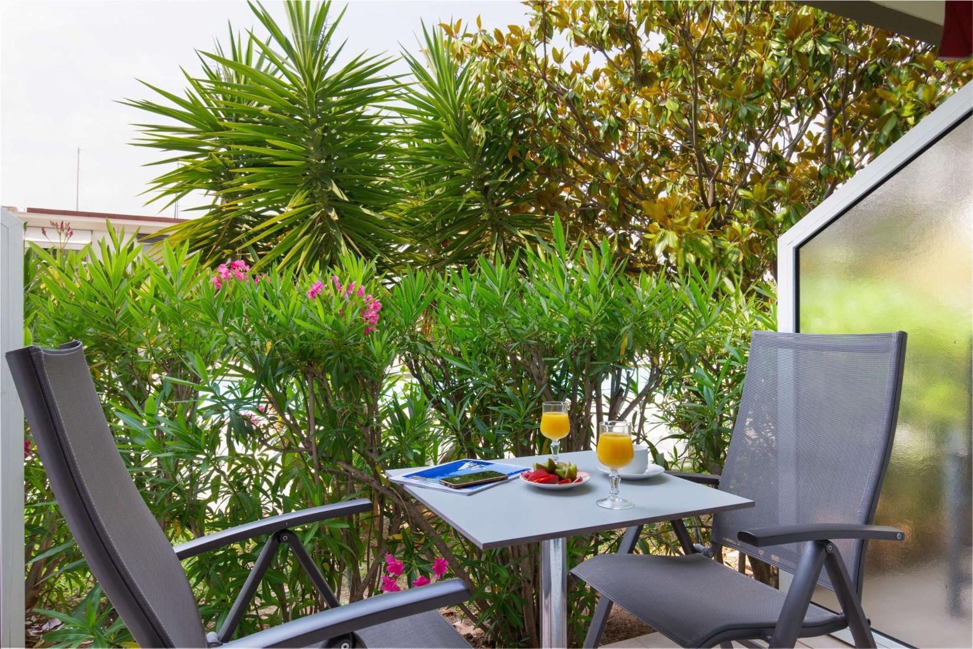 Best Western Plus La Marina Saint-Raphaël Buitenkant foto