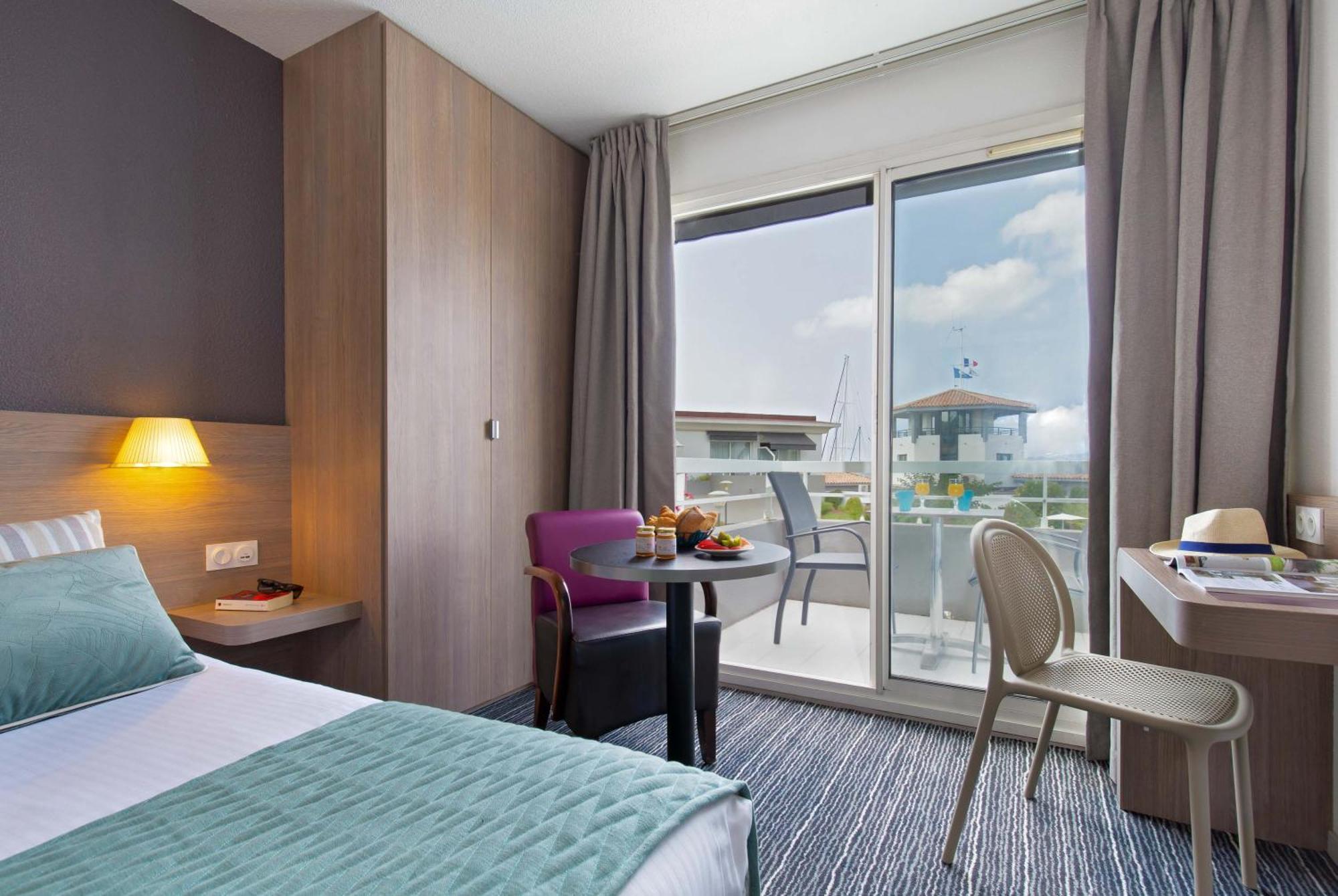 Best Western Plus La Marina Saint-Raphaël Buitenkant foto