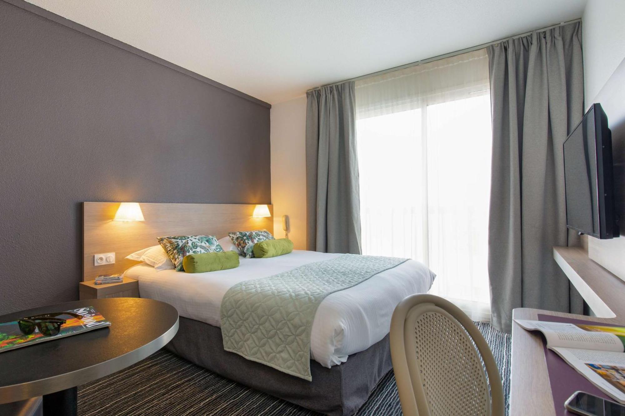 Best Western Plus La Marina Saint-Raphaël Buitenkant foto